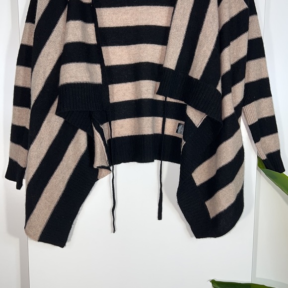 360 CASHMERE Black and Tan waterfall collar long sleeve tie front sweater - Picture 10 of 14